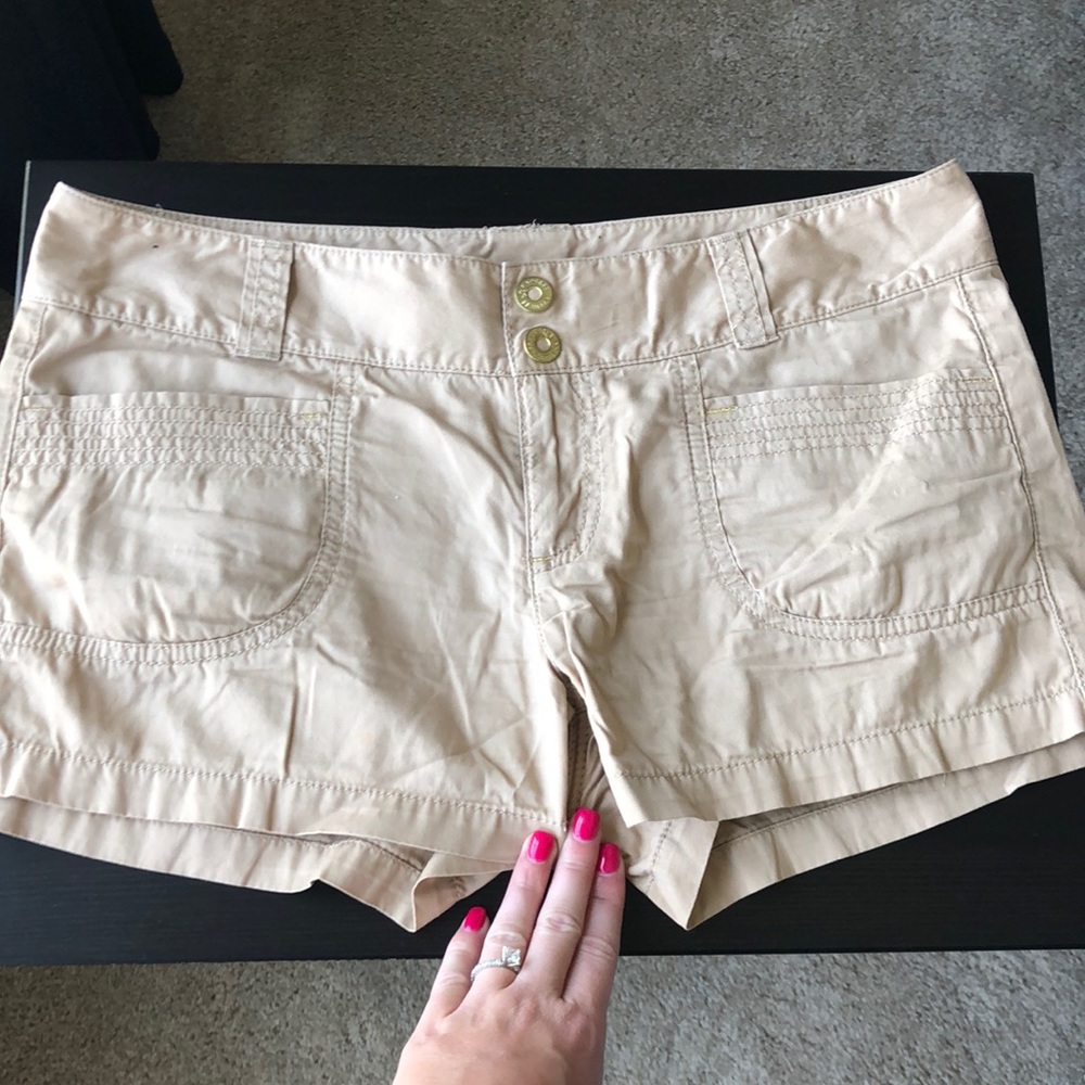 Express Shorts - Picture 2 of 3